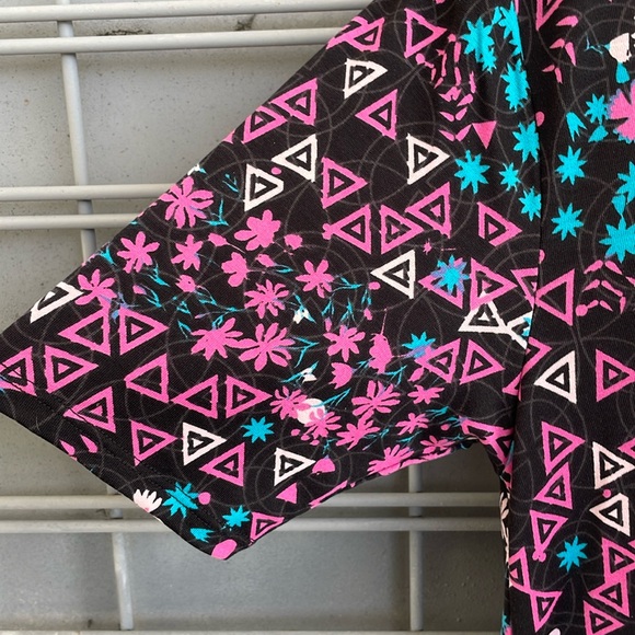 LulaRoe Geometric & Floral Perfect T Top-#0297 - Picture 4 of 12
